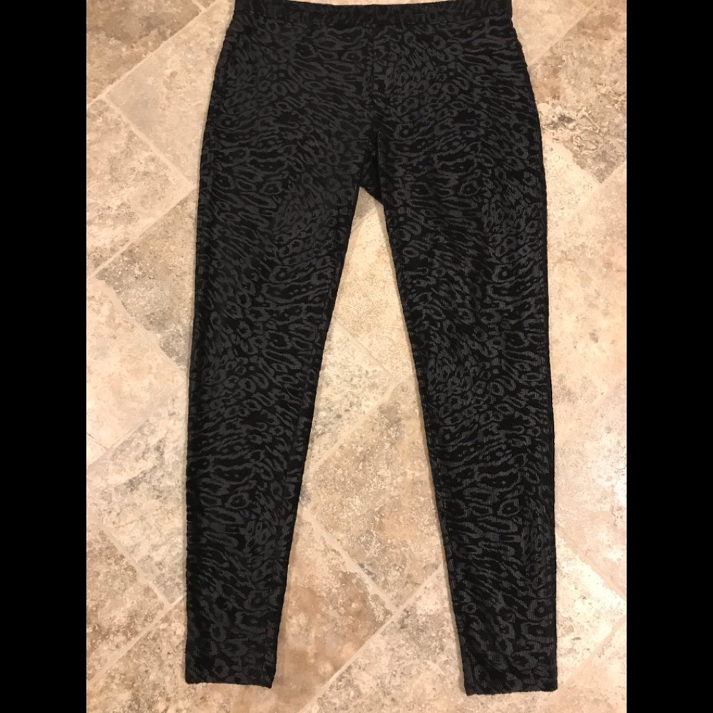 Textured Leggings Lg. Black & charcoal textured.